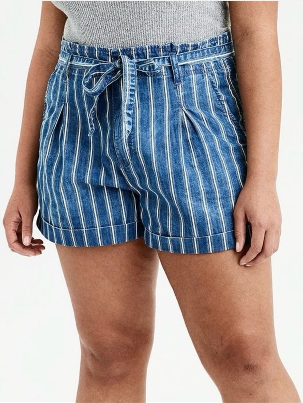 AEO High-Waisted Striped Paperbag Shorts Size 2